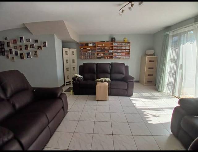 3 BEDROOM DUPLEX FOR SALE IN BIRCHLEIGH NORTH